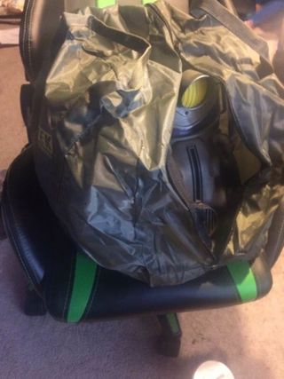 Illustration for article titled La edición de coleccionista de 200 dólares de Fallout 76 prometía una atractiva bolsa. En su lugar llegó esto